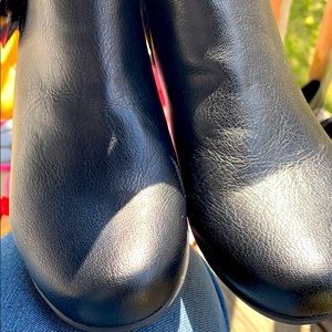 Black almond toe winter boot new !